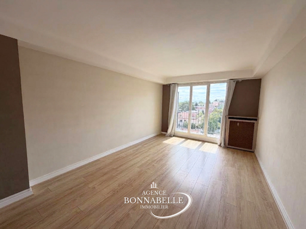 Vente Appartement NANCY   RUE DE LA RÉPUBLIQUE   5ÈME ÉTAGE AVEC ASCENSEUR   3 CHAMBRES   BALCONS Nancy