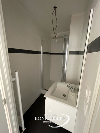  Immeuble � vendre 383 m�