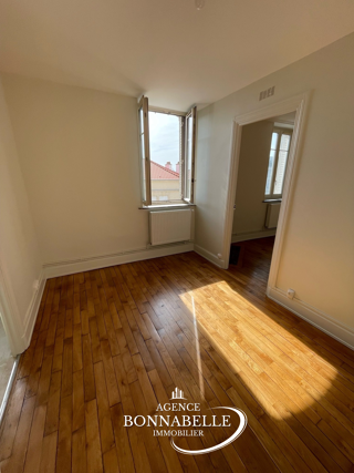  Immeuble � vendre 383 m�