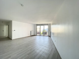  Appartement à louer 3 pièces 71 m²