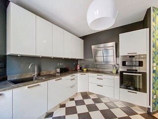  Maison à louer 6 pièces 132 m²