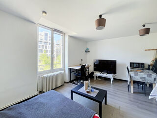  Appartement à louer 1 pièce 24 m²
