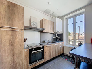  Appartement à louer 4 pièces 77 m²