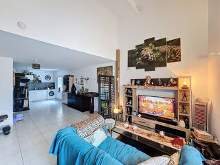  Immeuble � vendre 325 m�