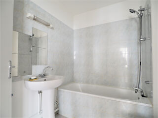  Appartement à louer 2 pièces 45 m²