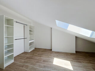  Appartement à louer 3 pièces 96 m²