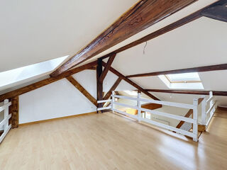  Appartement à louer 2 pièces 82 m²