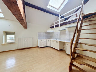  Appartement à louer 2 pièces 82 m²