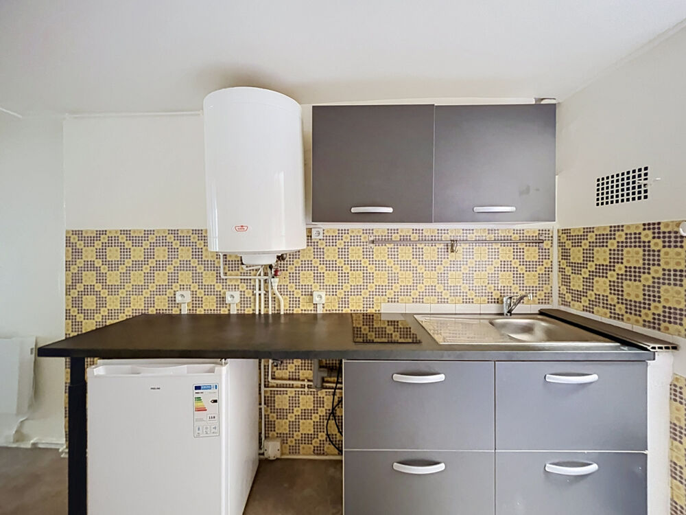 RUE MONTESQUIEU - (DISPONIBILITE IMMEDIATE)
