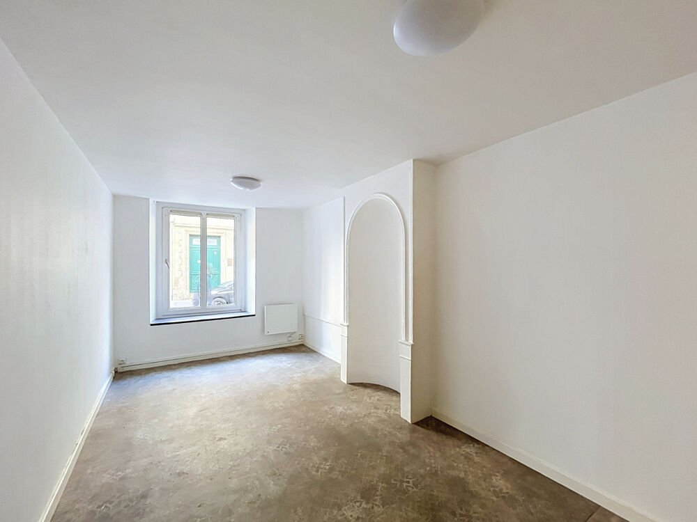 RUE MONTESQUIEU - (DISPONIBILITE IMMEDIATE)