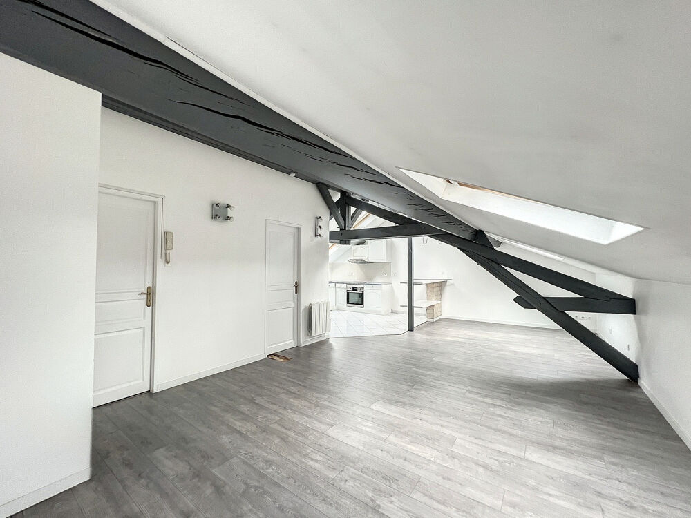 RUE DU SERGENT BLANDAN - (DISPONIBILITE IMMEDIATE)