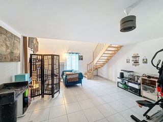  Immeuble � vendre 325 m�