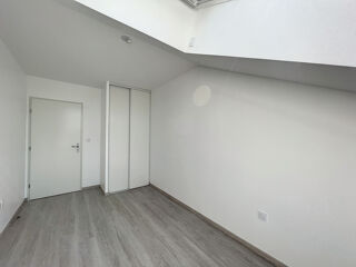  Appartement à louer 4 pièces 78 m²