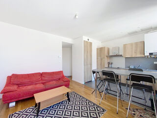  Appartement à louer 4 pièces 77 m²