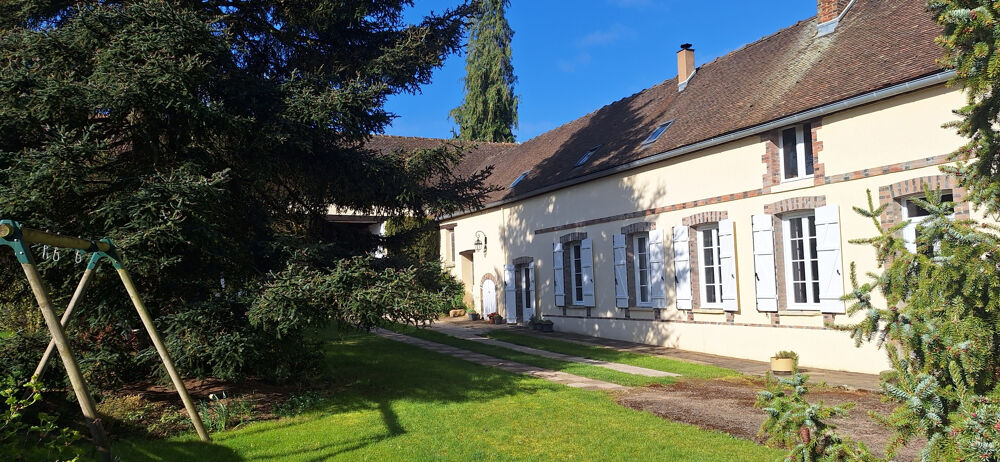 MAISON DE CAMPAGNE,128M2, 3 à 4 CHAMBRES, GRANGE, GARAGE, HANGAR, CAVE SUR TERRAIN ARBORÉ.