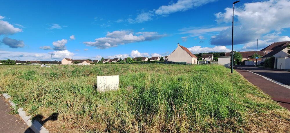 Vente Terrain TERRAIN PLAT VIABILISE DE 683 M2 DANS LE DISTRICT.EMPLACEMENT IDEAL POUR VOTRE FUTUR PROJET. Paron