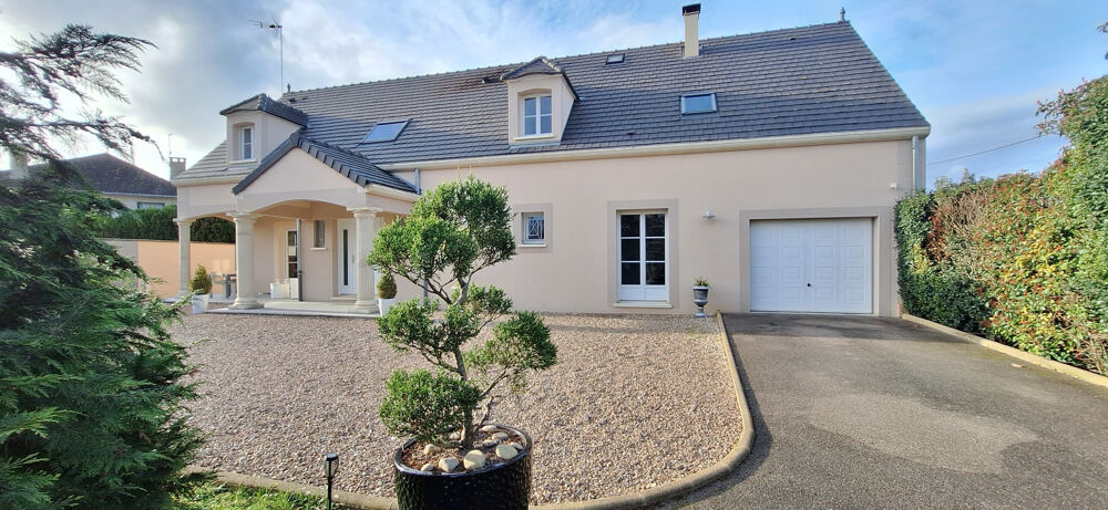MAISON CONTEMPORAINE DE 218M2,5 CHAMBRES,TERRAIN DE 2558M2,DEUX GARAGES,PROCHE GARE LIGNE DIRECTE PARIS.
