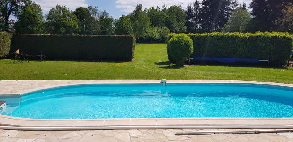BELLE PROPRIÉTÉ 215 M2 ENVIRON, AU CALME A LA CAMPAGNE ENTRE SENS ET SAINT FLORENTIN, JARDIN ET PISCINE