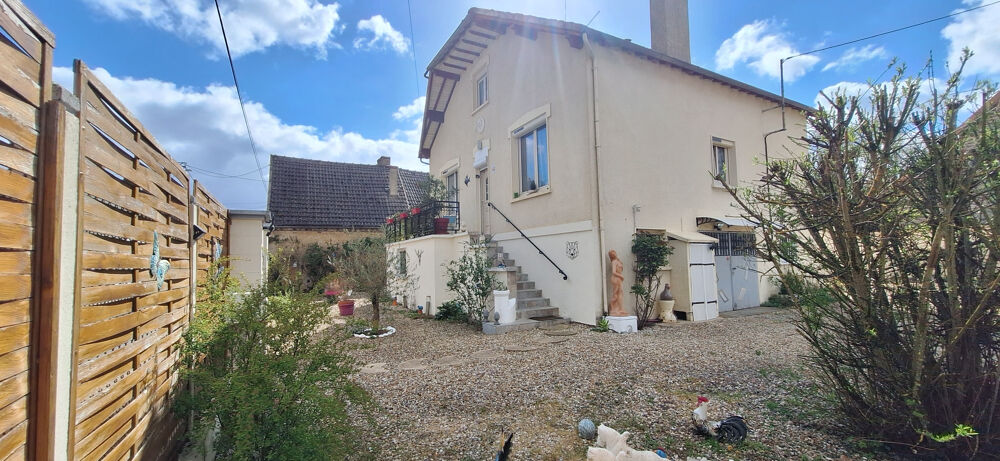 MAISON 112 M2, 4 CHAMBRES,1 BUREAU, GARAGE, ATELIER, DEPENDANCE 100 M2, CAVE.