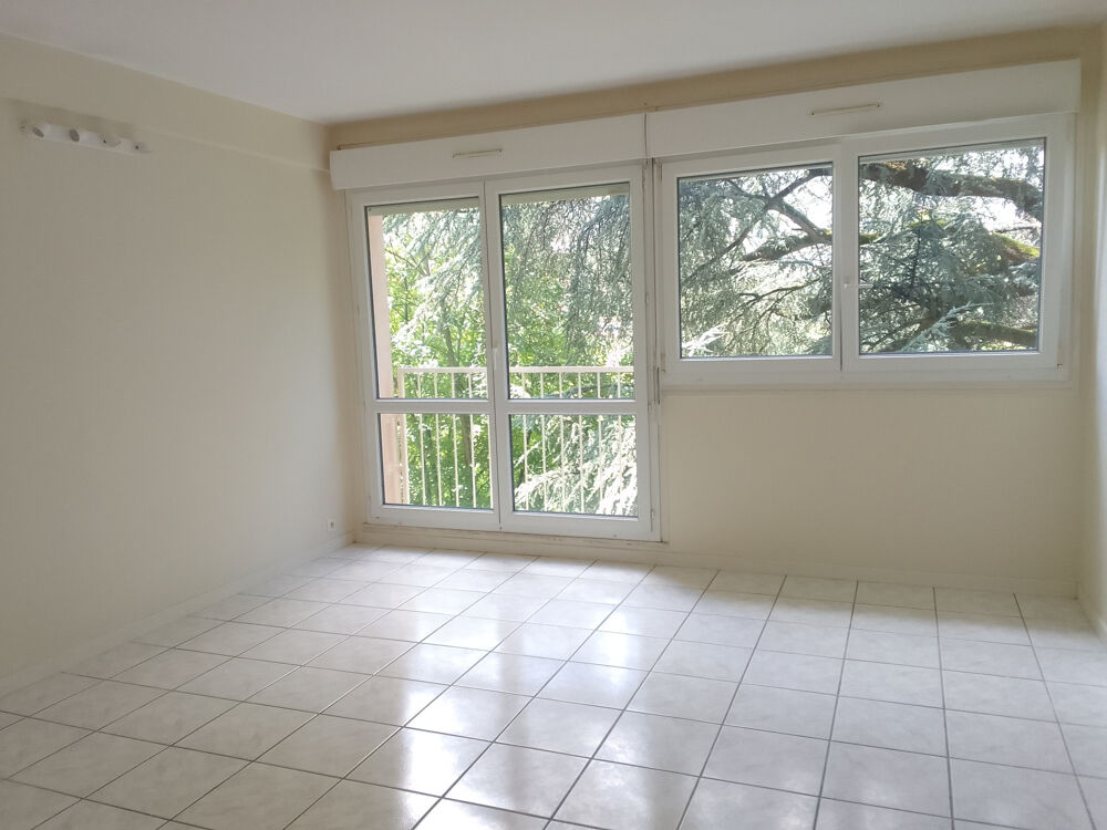 Appartement T3 lumineux 57 m2 à Avon (résidence Les Fougères)