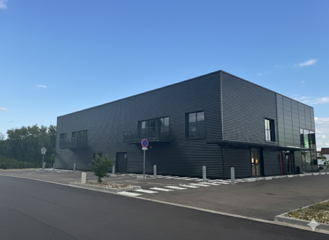 B&acirc;timent commercial 1746000 89100 St denis
