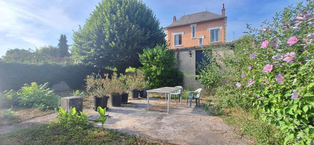 MAISON BOURGEOISE DE 190M2,6 CHAMBRES,SOUS-SOL,CAVE,DOUBLE GARAGE,DEPENDANCE TERRAIN 806M2.