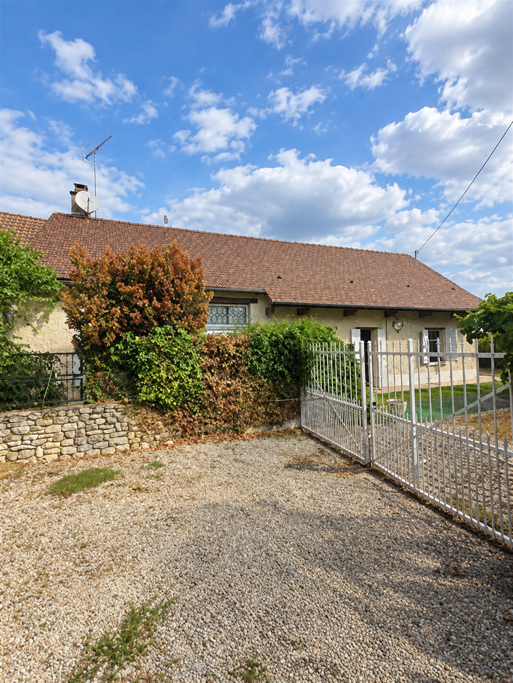 Vente Maison AUXY, LONGÈRE, 3 CHAMBRES, GARAGE, DÉPENDANCES, TOUT A L'ÉGOUT Auxy