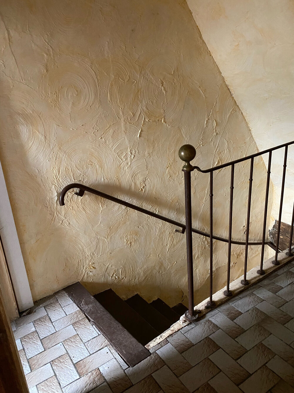 Vente Maison A RENOVER A ST JULIEN DU SAULT, AVEC COUR ET ABRI VOITURE, PROCHE COMMERCES ET GARE A PIED St julien du sault