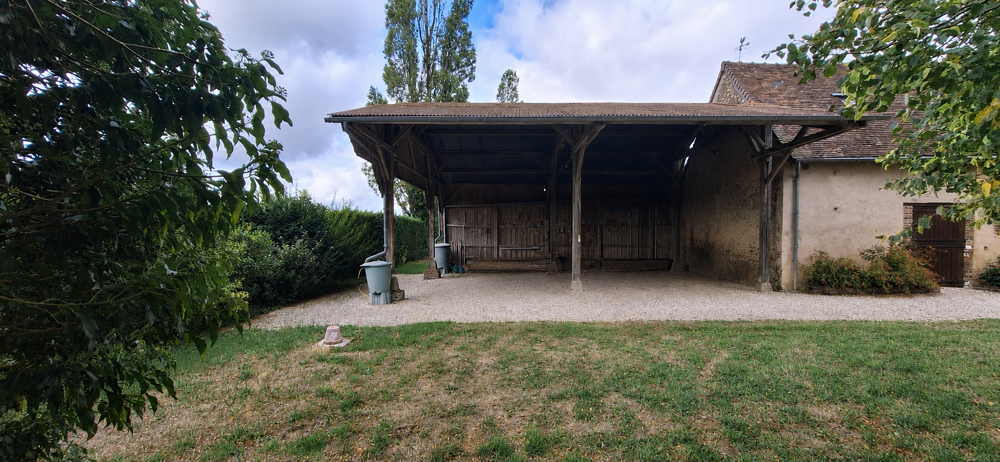 Vente Maison A 15MN DE L'A5, MAISON DE CHARME ET AUTHENTICITE, 5/6 CHAMBRES, GRANGE, DEPENDANCES SUR SON TERRAIN  DE 2963M2 Vaudeurs