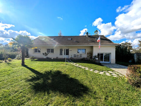   Saint-Maurice -sur-Fessard, maison familiale 217 m2 sur terrain de 6700 m2 Maison - 7 pi�ce(s) - 217 m�