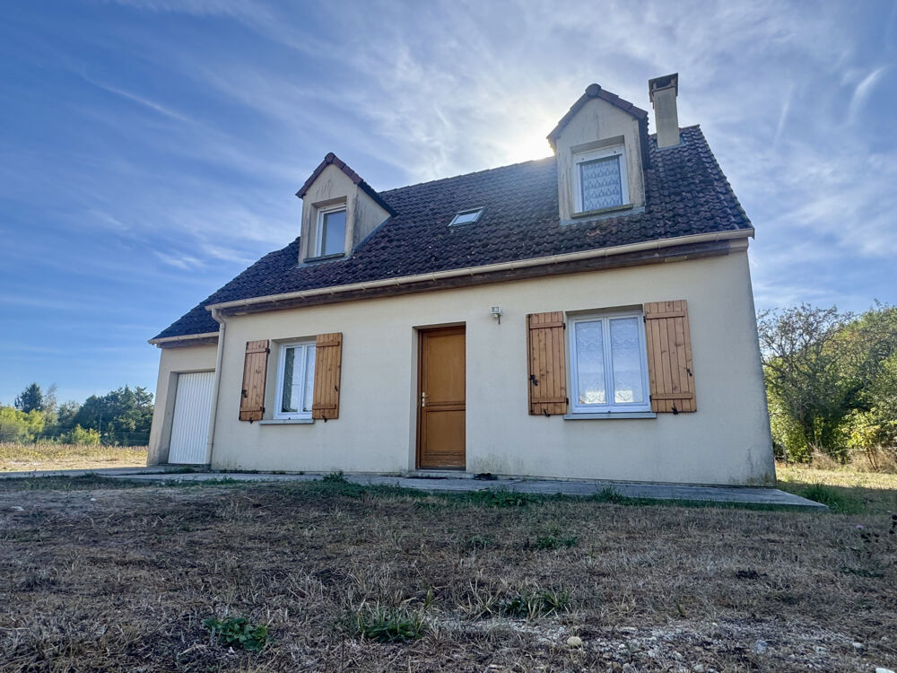 Vente Maison LORRIS, 3 CHAMBRES, 2000 m2 TERRAIN, GARAGE, PROCHES COMMERCES Noyers