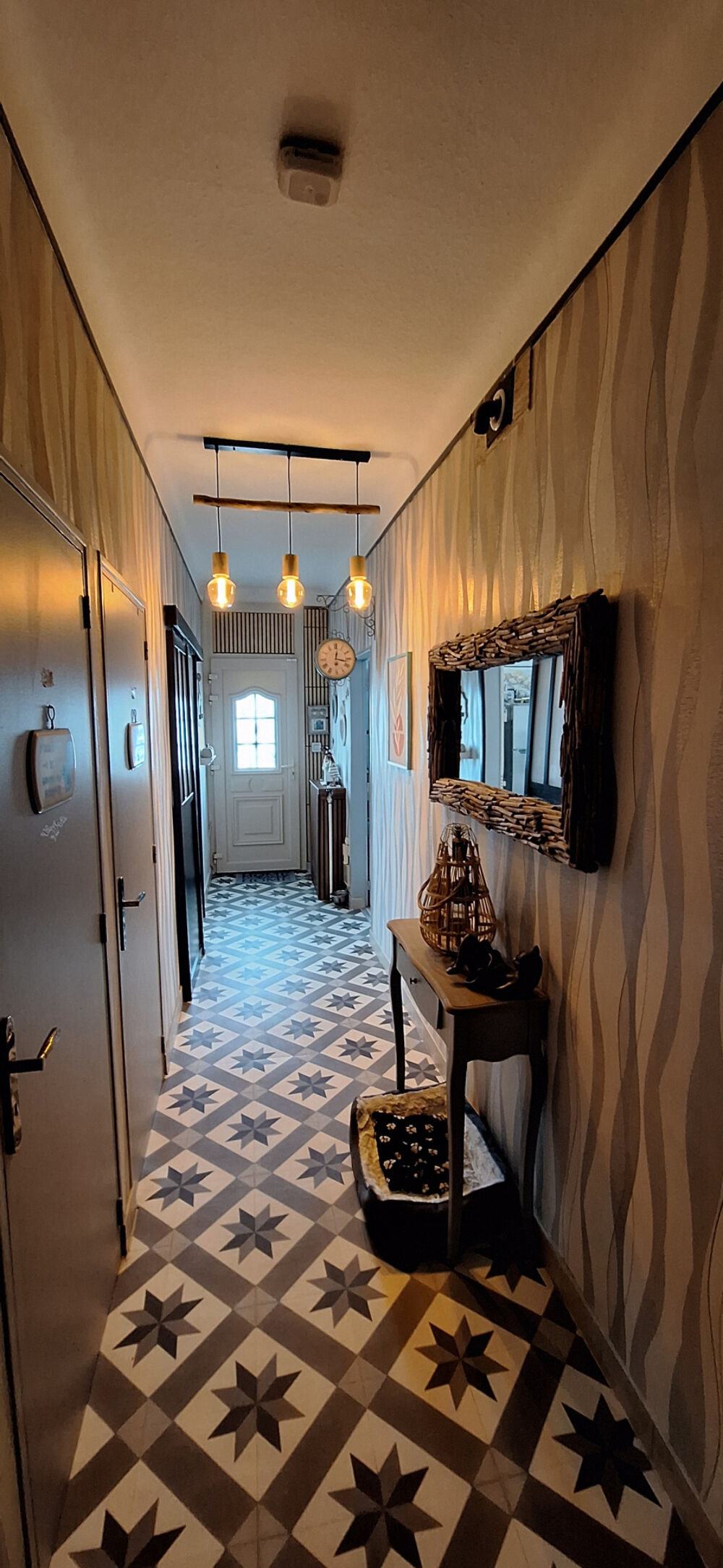 MAISON 112 M2, 4 CHAMBRES,1 BUREAU, GARAGE, ATELIER, DEPENDANCE 100 M2, CAVE.