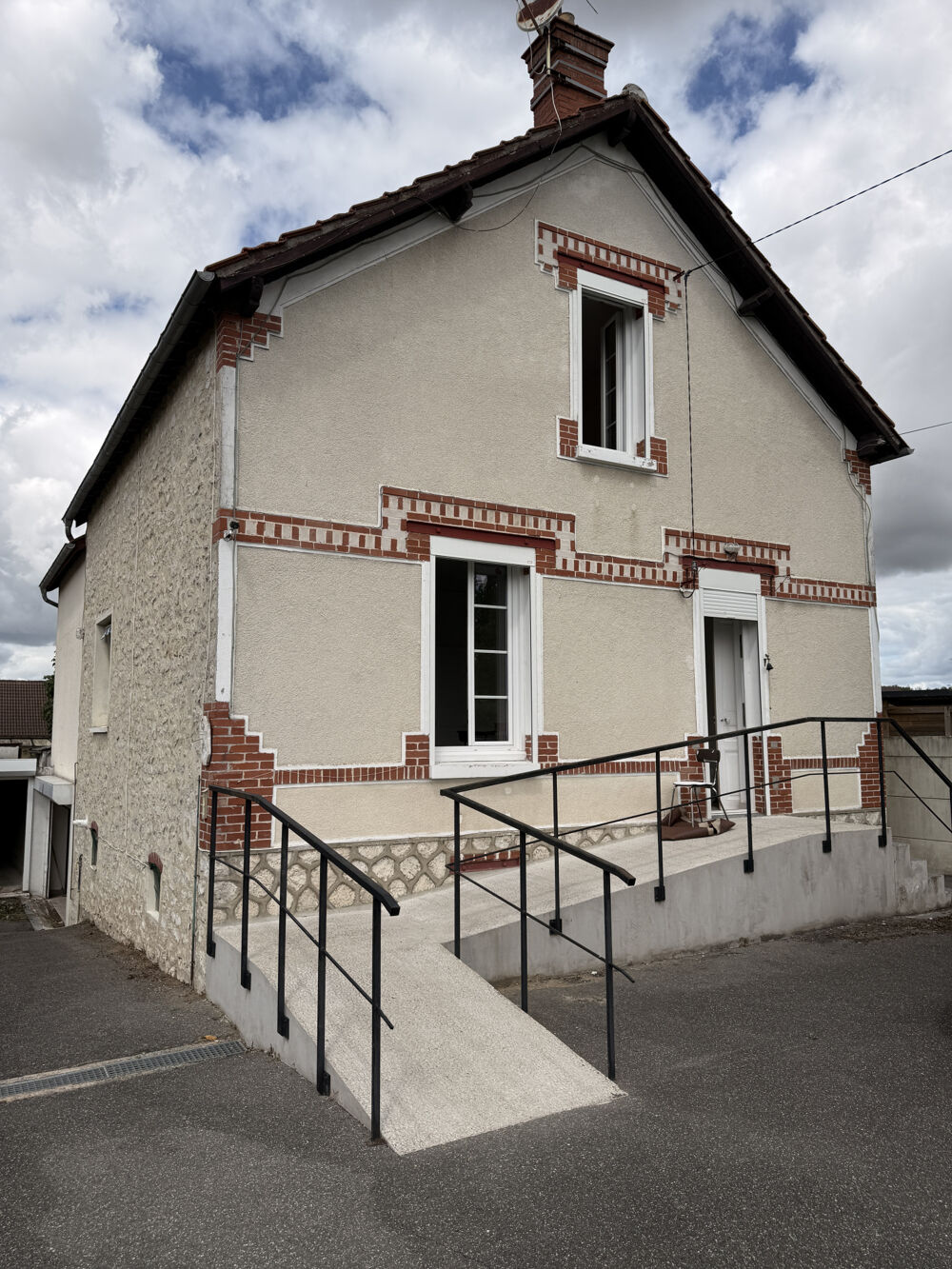 Grande maison en vente à Dordives