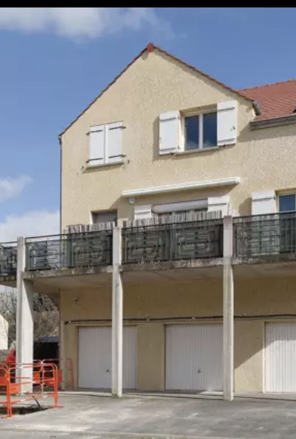 Appartement 4 pièces avec terrasse de 15 m2, box et 2 parkings