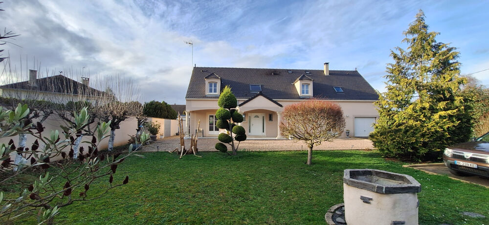 MAISON CONTEMPORAINE DE 218M2,5 CHAMBRES,TERRAIN DE 2558M2,DEUX GARAGES,PROCHE GARE LIGNE DIRECTE PARIS.