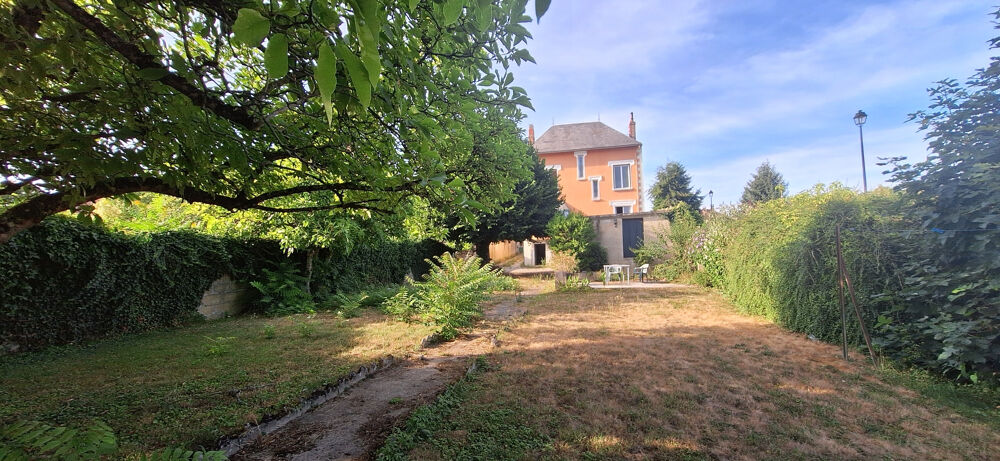 MAISON BOURGEOISE DE 190M2,6 CHAMBRES,SOUS-SOL,CAVE,DOUBLE GARAGE,DEPENDANCE TERRAIN 806M2.