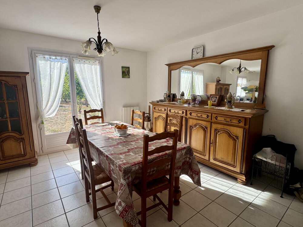 Vente Maison LORRIS, 3 CHAMBRES, 2000 m2 TERRAIN, GARAGE, PROCHES COMMERCES Noyers