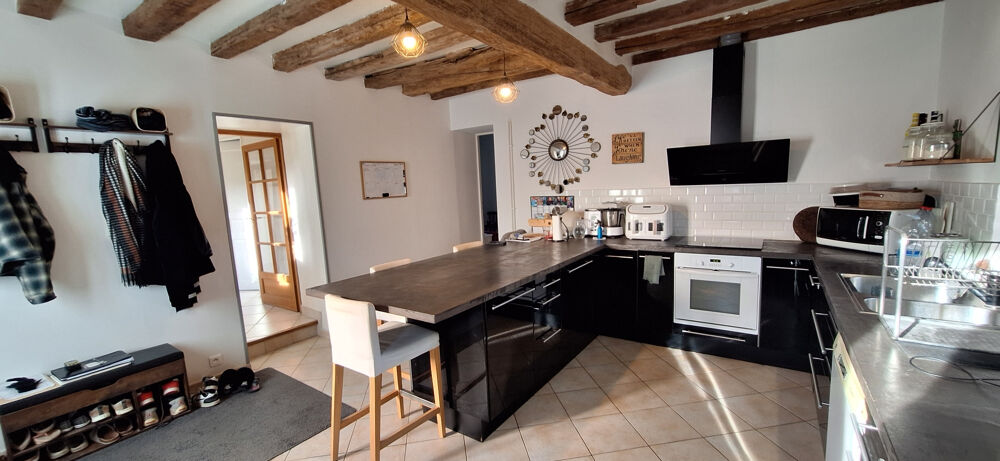 MAISON 158 M2 ENVIRON DANS UN VILLAGE DU DISTRICT DE SENS,3 CHAMBRES,DEPENDANCE(GARAGE,CAVE,ATELIER),TERRAIN 5