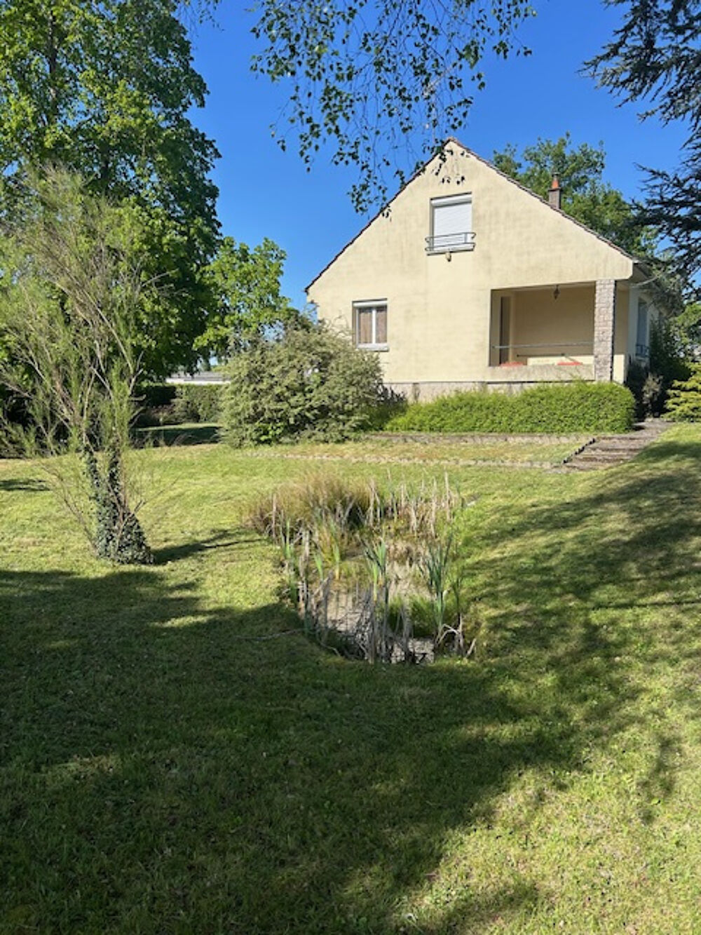 MAISON A 10 MINUTES A PIED DES ECOLES, CENTRE VILLE, SOUS-SOL, GRAND TERRAIN