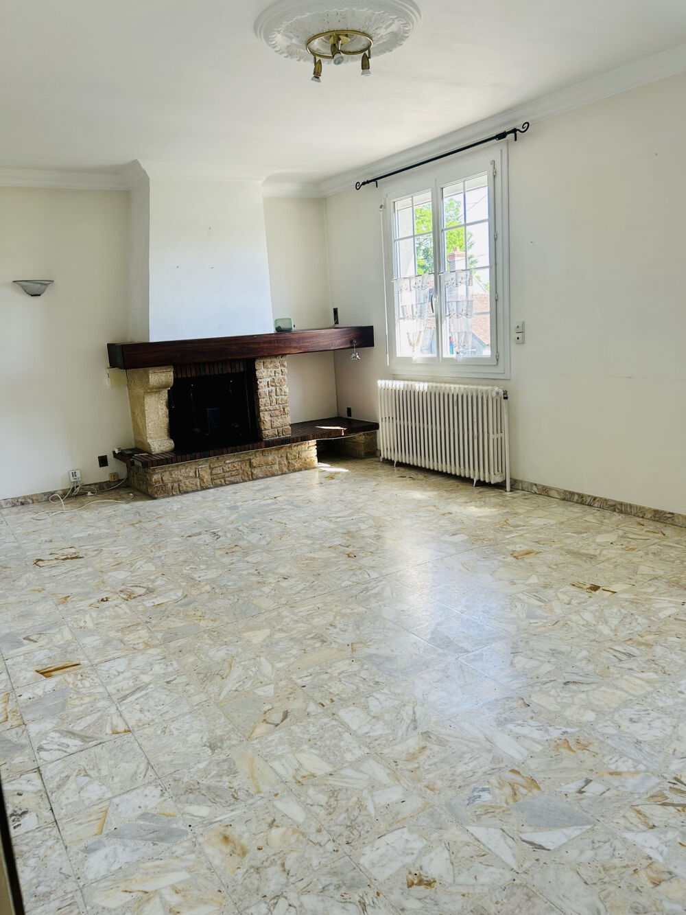 Vente Maison MAISON , ECOLES A PIED PRES DES COMMODITEES Lorris