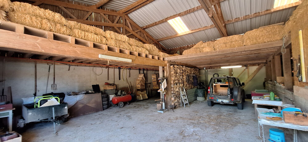 MAISON DE 145M2 DE VIE DE PLAIN PIED ET 9 HECTAR DE TERRAIN ENVIRON,3 A 4 CHAMBRES,HANGAR DE 336M2,ATELIER,BOX