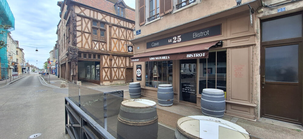   EN PLEIN COEUR DU CENTRE VILLE DE SENS,EMPLACEMENT DE 1ER CHOIX,BAR A VIN ,RESTAURATION SUR PLACE ET A EMPORTE 