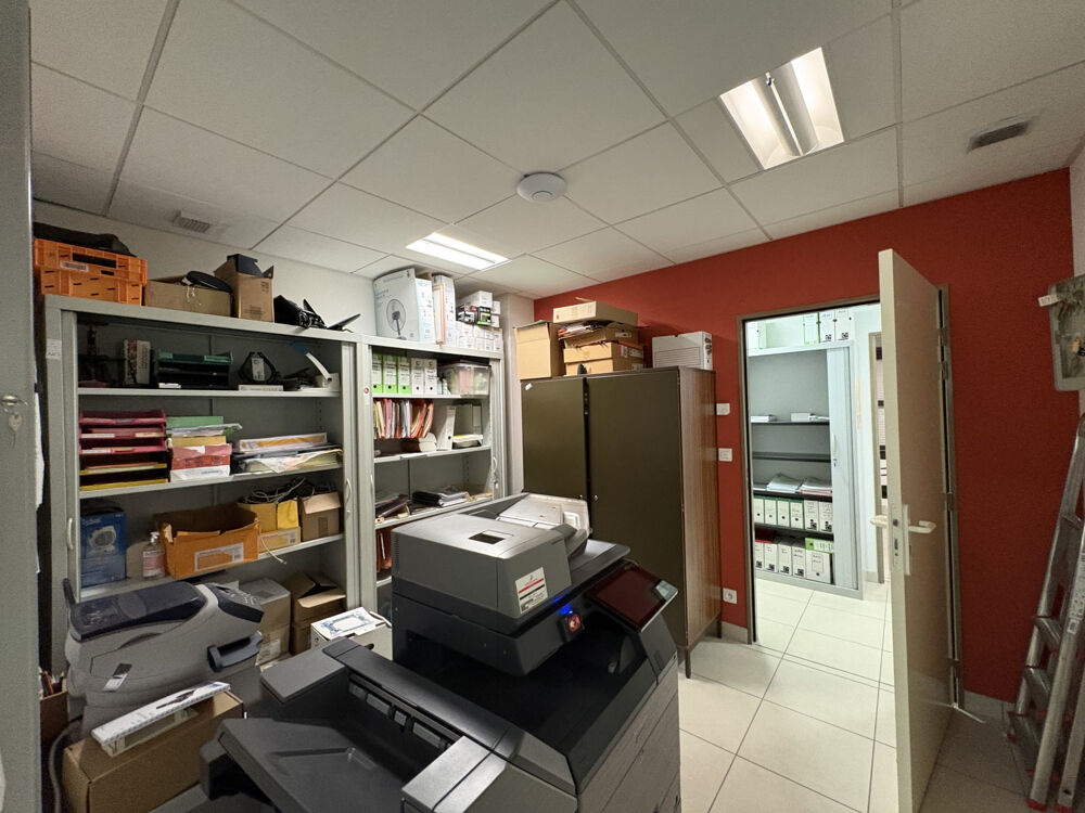   ENSEMBLE DE BUREAUX DANS UN IMMEUBLE TRES BON ETAT Maillot