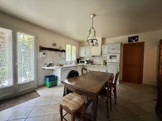  Propri�t�/ch�teau � vendre 6 pi�ces 220 m�