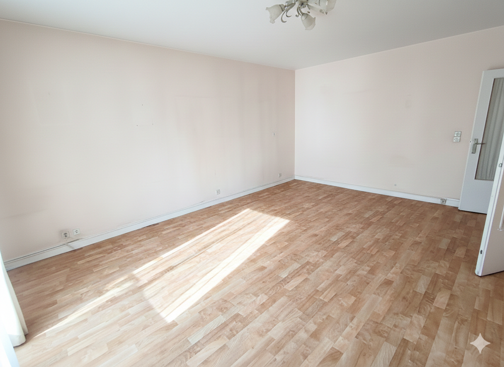 APPARTEMENT TYPE 2 EN CENTRE VILLE AVEC CAVE ET PLACE DE PARKING PRIVATIVE