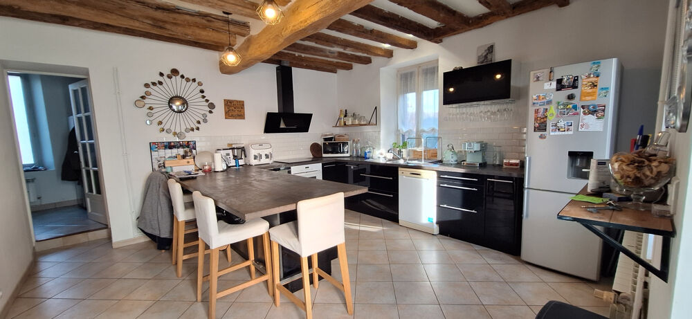 MAISON 158 M2 ENVIRON DANS UN VILLAGE DU DISTRICT DE SENS,3 CHAMBRES,DEPENDANCE(GARAGE,CAVE,ATELIER),TERRAIN 5