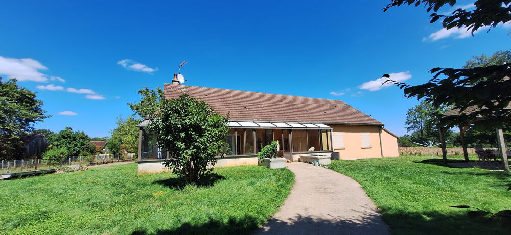 MAISON DE 145M2 DE VIE DE PLAIN PIED ET 9 HECTAR DE TERRAIN ENVIRON,3 A 4 CHAMBRES,HANGAR DE 336M2,ATELIER,BOX