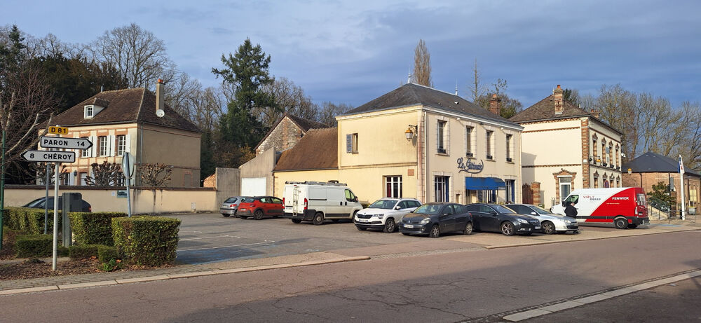 A VENDRE POUR RETRAITE,EN PLEIN COEUR D'UN VILLAGE ATTRACTIF,MUR DE 192M2 ENVIRON D'UN RESTAURANT REPUTE AVEC