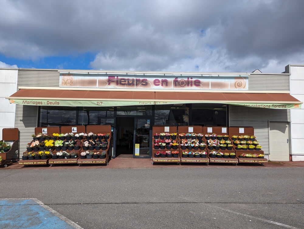   Magasin de fleurs en zone commerciale 