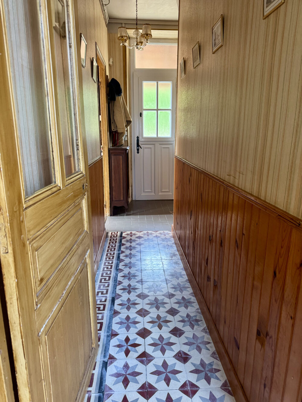 NARGIS, GARE FERRIERES, 3 CHAMBRES, DEPENDANCES, TOUT A L'EGOUT, AU CALME